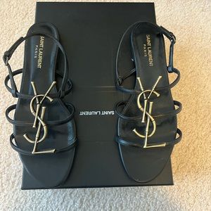 Authentic Yves Saint Laurent Cassandra sandals NWT size 38.5 (8.5)